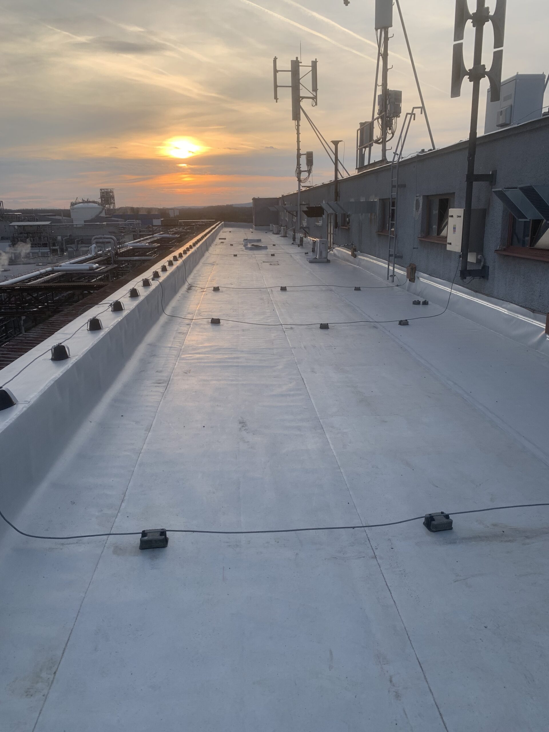 lochá strecha po oprave – Slovnaft Bratislava MyRoof